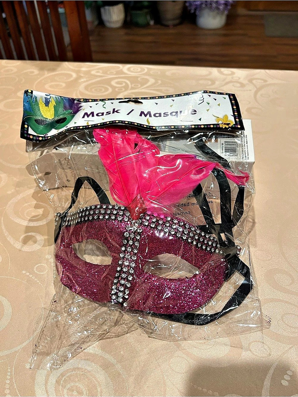 Rhinestone Masquerade/Halloween Mask in Pink & Black